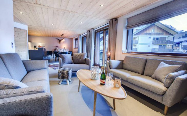 Chalet Hibou, Morzine, Lounge 2